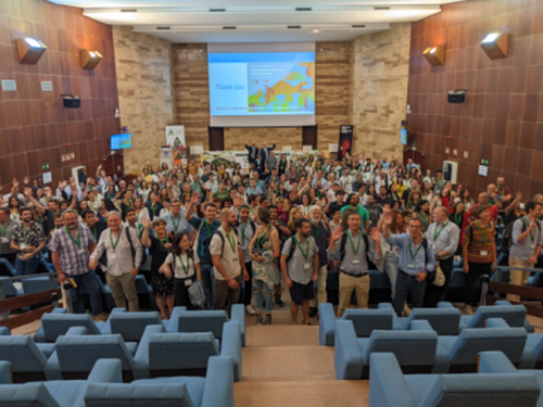 Asistentes a las Jornadas AIDA 2025 compartiendo conocimiento