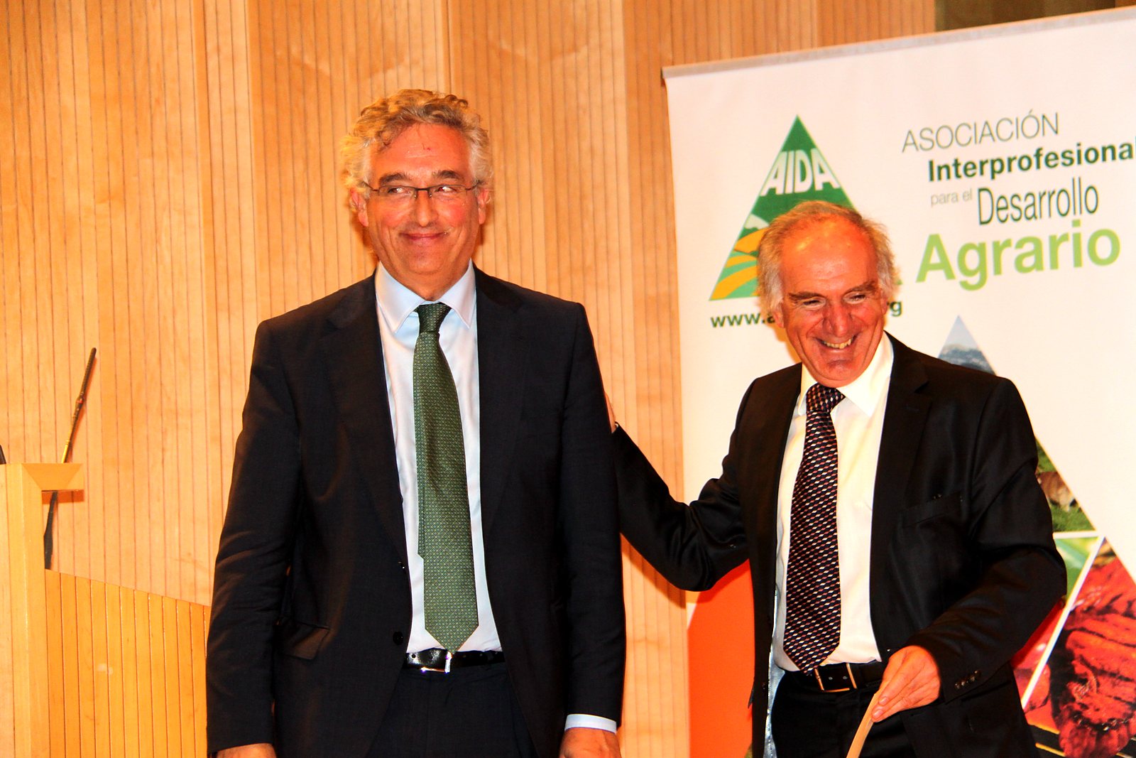 Acto del Cincuentenario de AIDA (2017). Joaquín Olona y Juan Marín, presidente de AIDA, en la entrega de reconocimientos