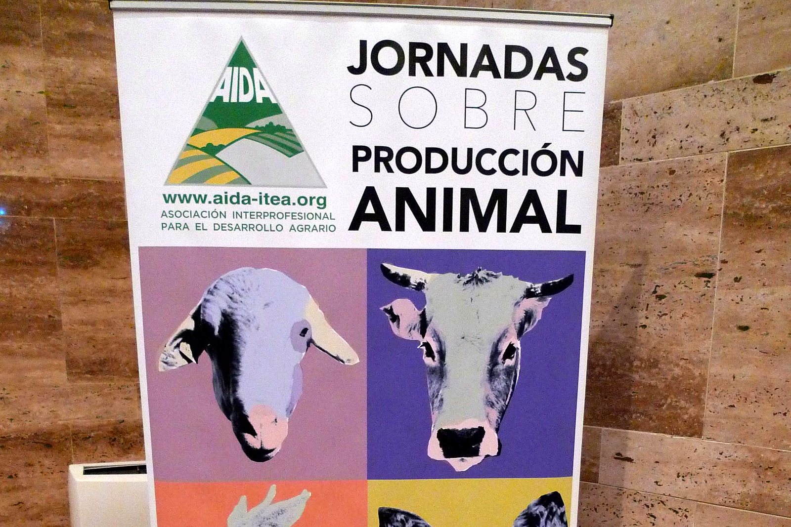 Conferencia «La mujer en la ciencia» (2017). Expositor de las Jornadas sobre Producción Animal