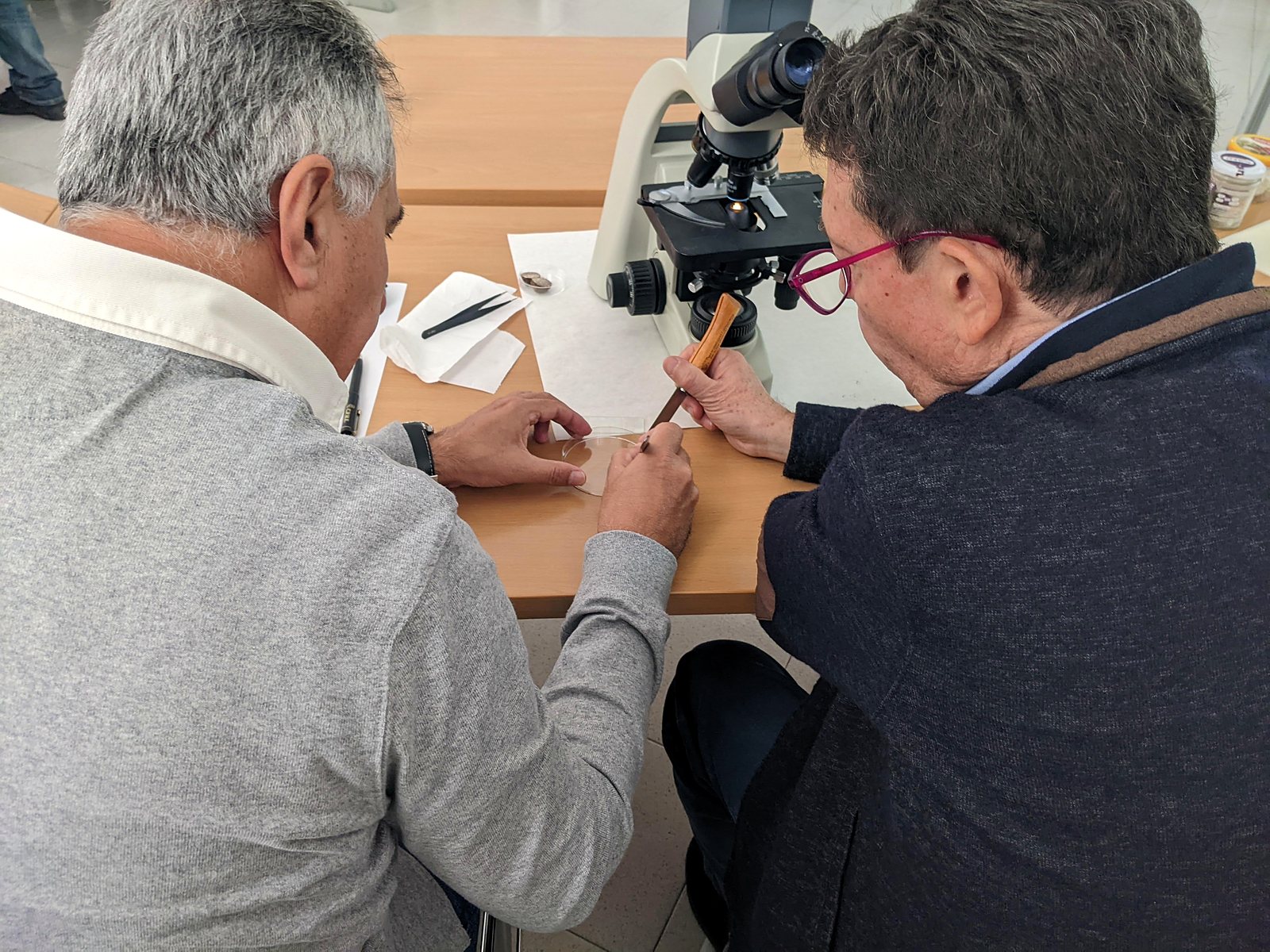 Taller de identificación de especies de trufa en las Jornadas AIDA 2022