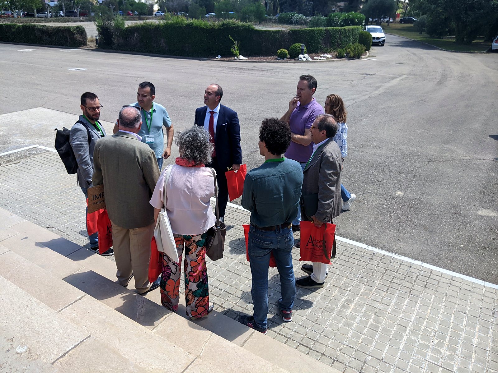 Jornadas AIDA 2023. Ante la sede del CIHEAM Zaragoza